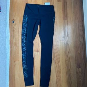 Lulu Lemon black leggings sz 6